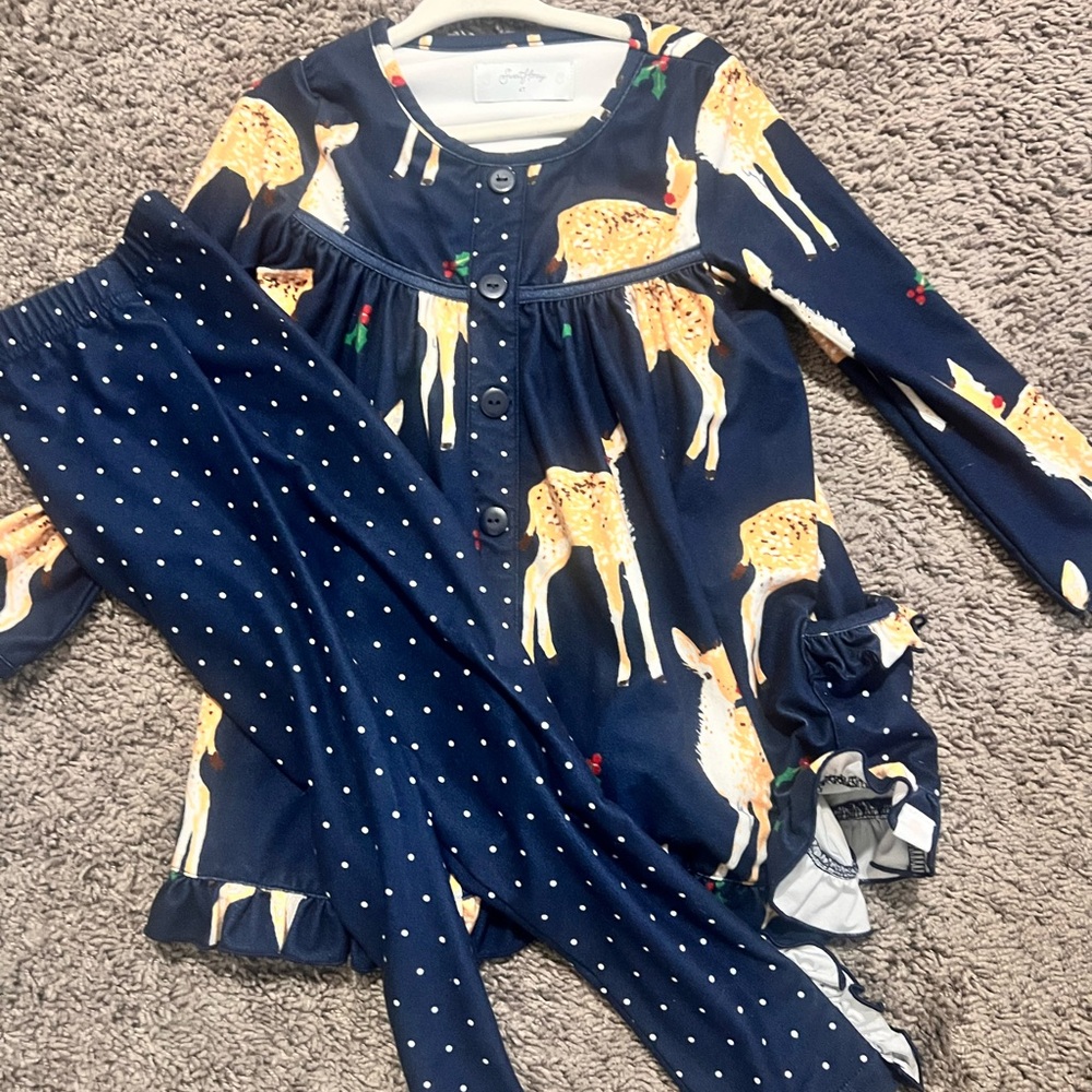 SweetHoney Navy Deer Pajama Set (NWOT-perfect condition)